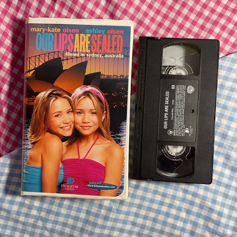 Olsen Twins - Our Lips Are Sealed vintage VHS Tape - Early 2000s Throwback
